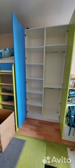 Шкаф в детскую комнату