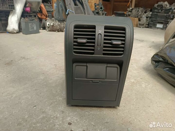 Кожаный подлокотник WV Passat B6 CC B7