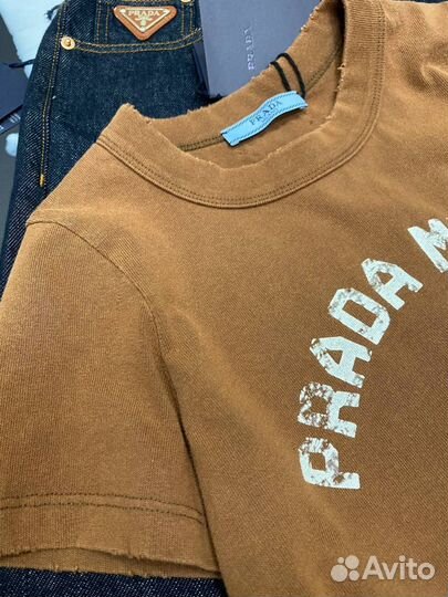 Футболка Prada