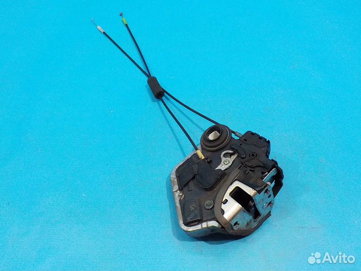 Замок двери задней левой suzuki Grand Vitara 3 200