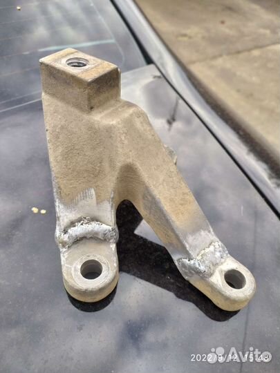 Кронштейн подушки двигателя кпп форд фокус 2