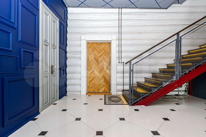 Дом 350 м² на участке 2 га