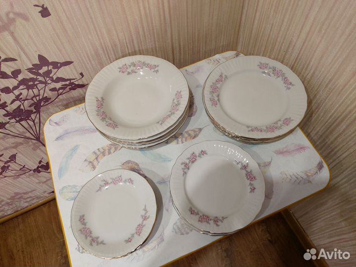 Сервиз столовый фарфоровый, Польша, 33 предмета