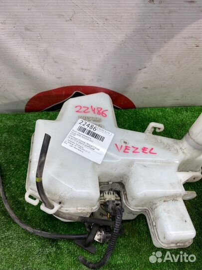 Бачок стеклоомывателя Honda Vezel RU4 LEB 2015