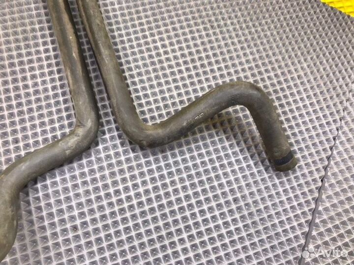 Патрубок системы охлаждения Mercedes-Benz S124