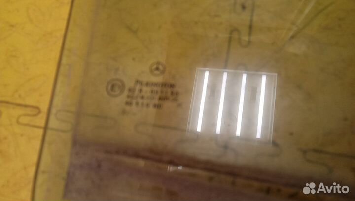 Стекло двери задней правой W203 С-klasse