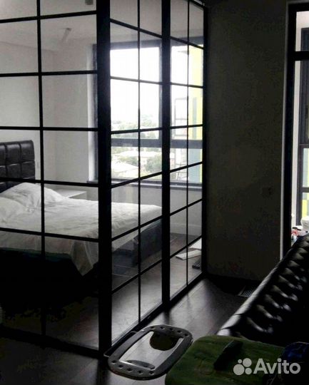 Раздвижная перегородка с матовым стеклом