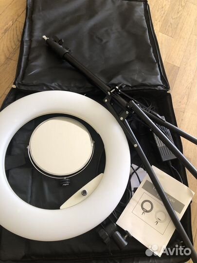 Кольцевая лампа со штативом