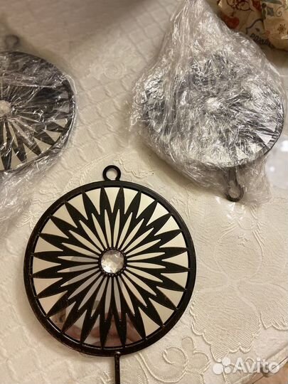 Крючки для одежды настенные