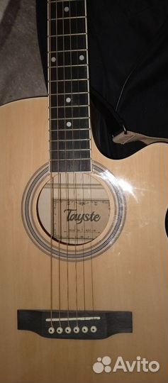 Электроакустическая гитара