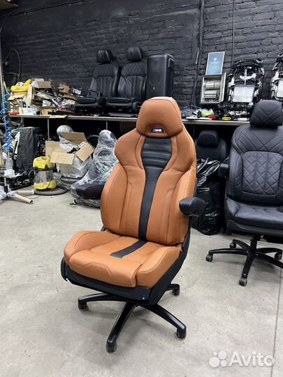 Офисное кресло