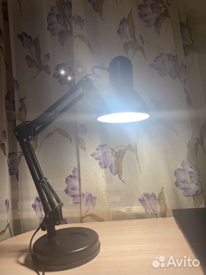 Лампа настольная