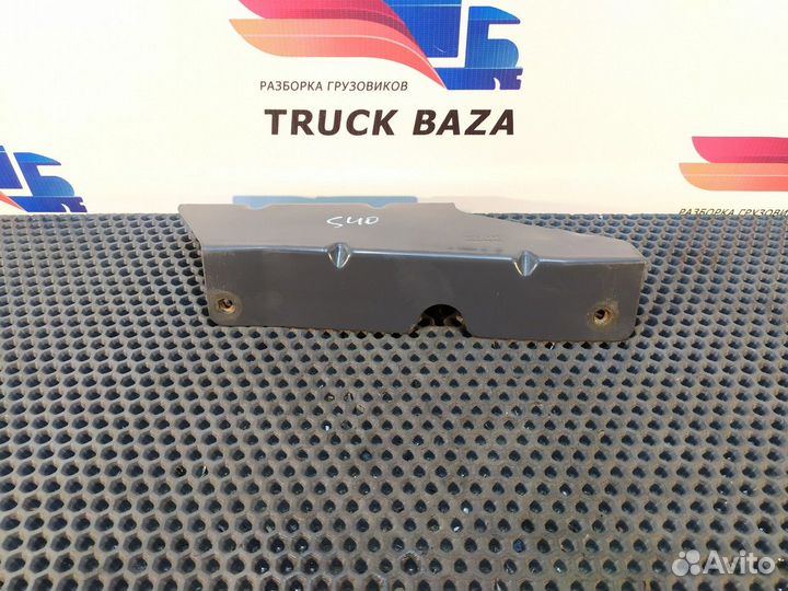 1447929 Кронштейн усилителя бампера левый