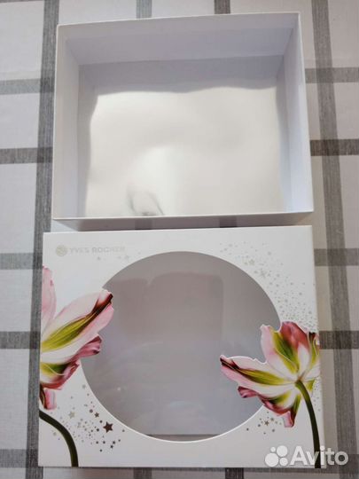 Коробка подарочная от ив Роше