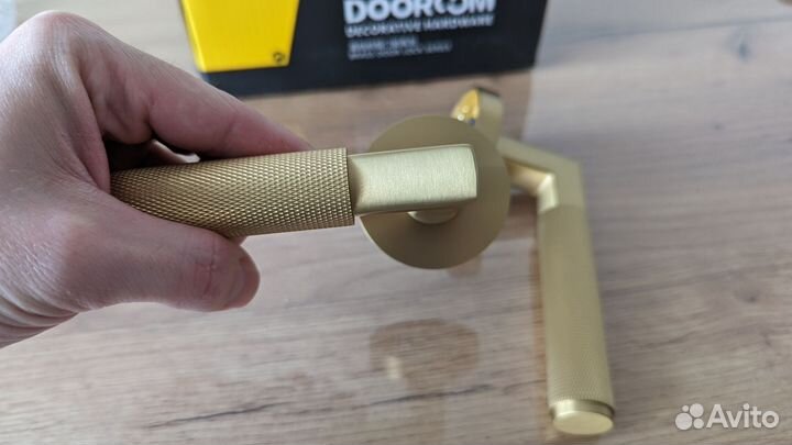 Дверная ручка латунь