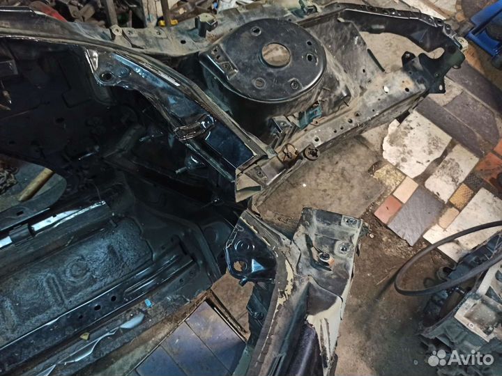 Левая передняя четверть Nissan Altima L32