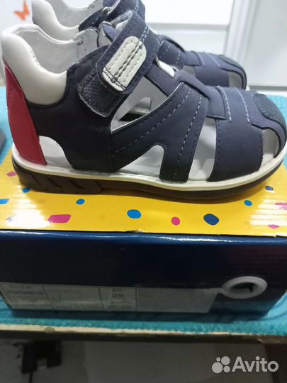 Сандали новые