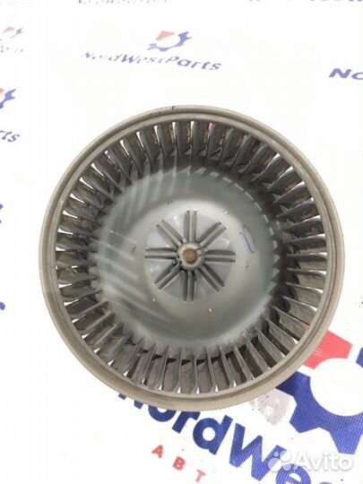 Моторчик печки Mitsubishi Carisma седан 1.6 4G92