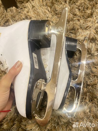 Коньки фигурные Graf Davos Gold 37р