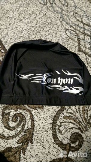 Очки и шапочки для плавания новые