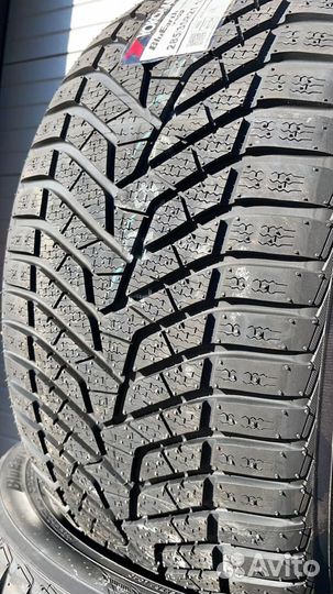 Yokohama BluEarth Winter V905 285/30 R21 105V