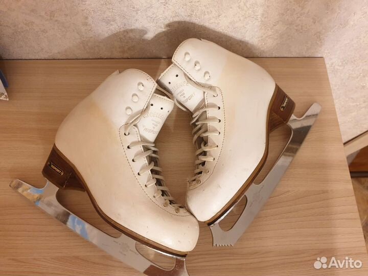 Фигурные коньки Risport 230 (21,5-22 см)