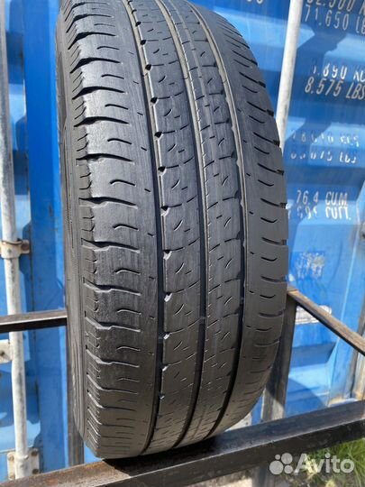 Goodyear EfficientGrip Cargo 215/70 R15C 107S