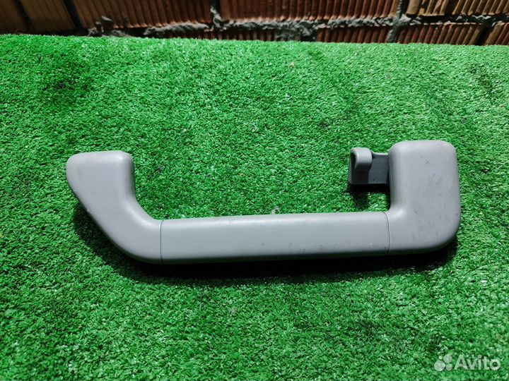 Ручка потолка передняя левая Volkswagen Touareg 7L