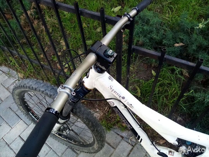 Велосипед commencal supreme