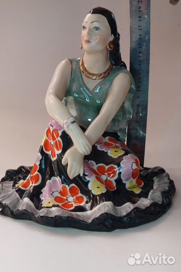 Статуэтка цыганка Земфира