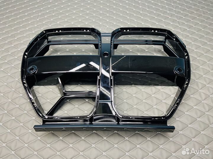 Решетка BMW M3 G80 стиль CSL с ACC чёрный глянец