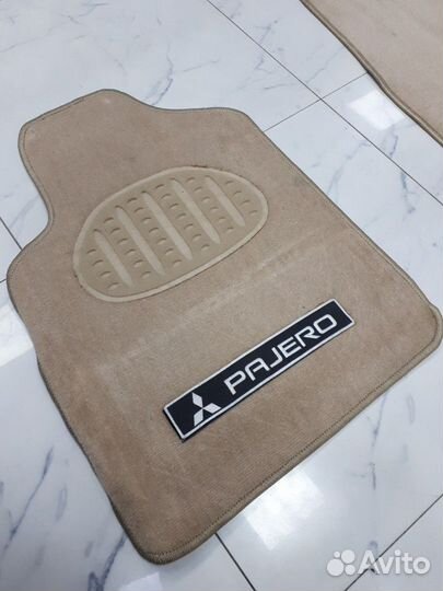 Коврики салона 3D Mitsubishi Pajero Бежевые