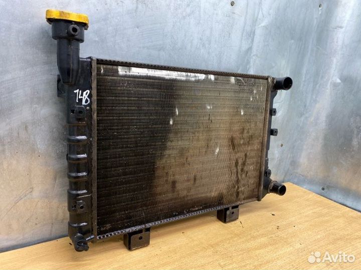 Радиатор охлаждения Лада 2107 21067 2007