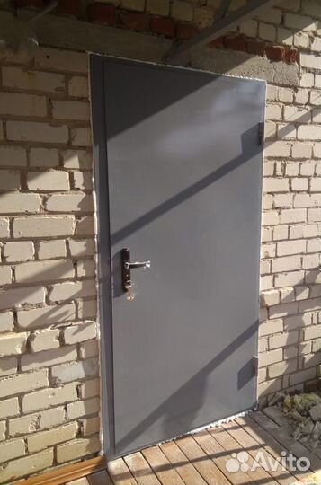 Дверь входная металлическая