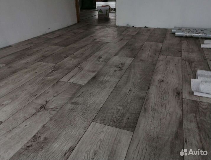 Настил линолеума, ламинат, плинтус