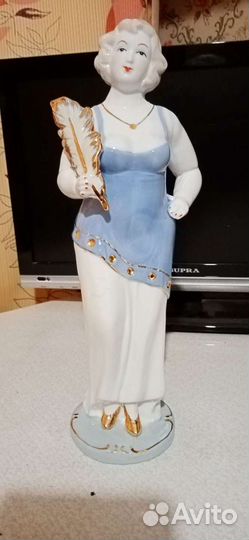 Статуэтки разные