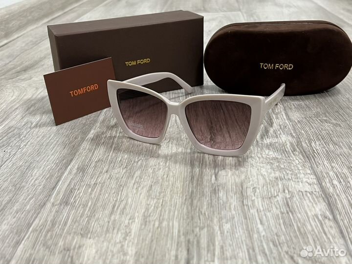 Солнцезащитные очки tom ford