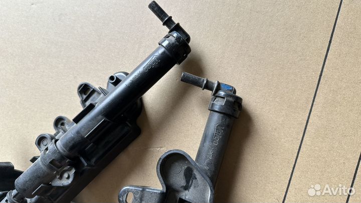 Форсунк омывателя фар Jeep Grand Cherokee WK2