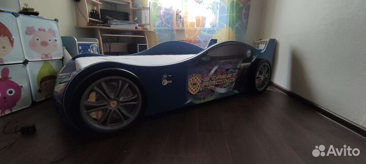 Кровать машина