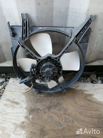 Диффузор радиатора Mazda Demio DW3W B3