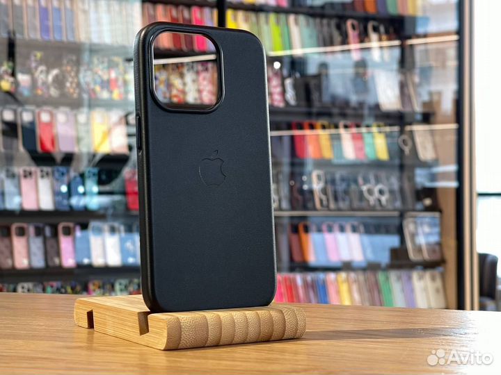 Чехол на iPhone 15 pro leather case