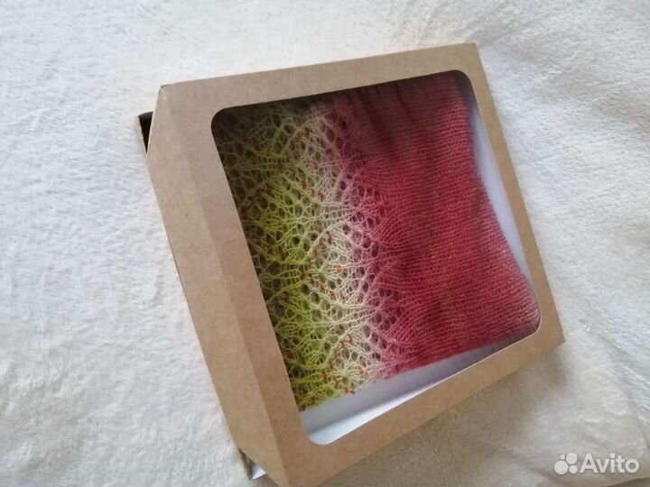 Шаль шерстяная с бисером