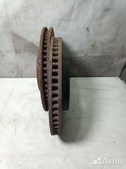 Диск тормозной передний Toyota RAV4 40