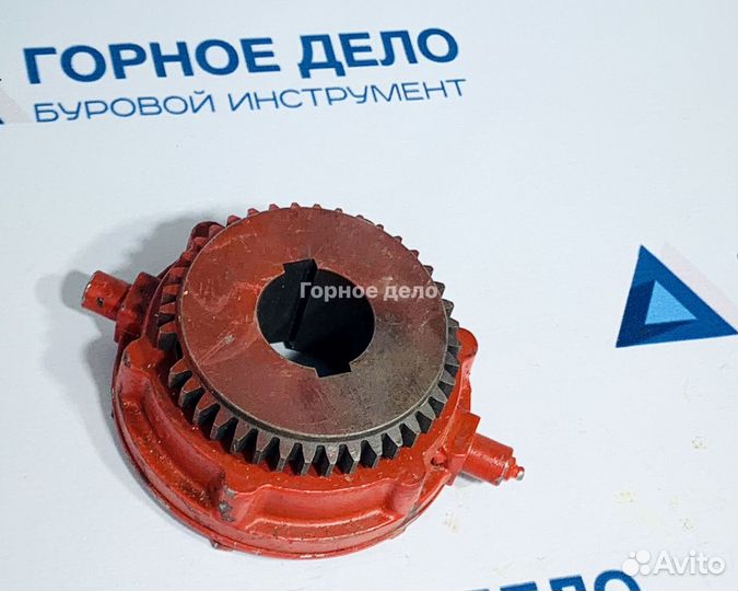 Бугель в сборе с полумуфтой 2-43-140.001 сб