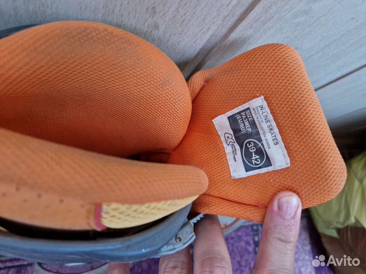 Роликовые коньки