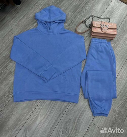 Спортивный костюм женский