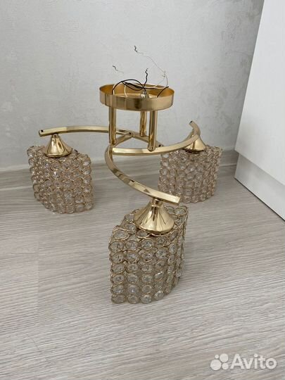 Продаётся люстра