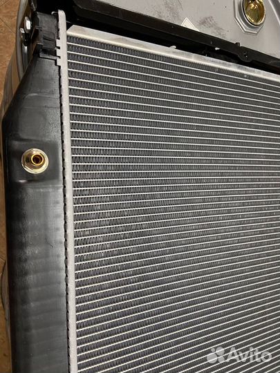 Радиатор охлаждения на Toyota Land Cruiser