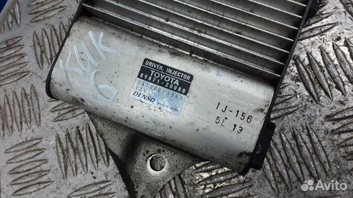 Блок управления форсунками Toyota Avensis