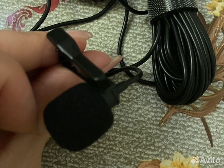 Петличный микрофон boya